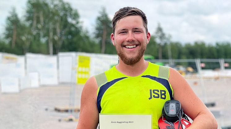 Lucas Rubin, Bygglärling på JSB Construction AB, har blivit tilldelad utmärkelsen "Årets Lärling" av Malmö-Lunds Byggmästareförening.