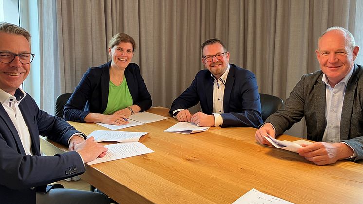 vertragsunterzeichnung Eggenfelden