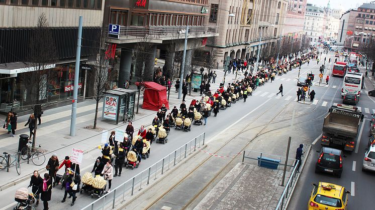 Barnvagnsmarschen i Stockholm mot mödradödlighet