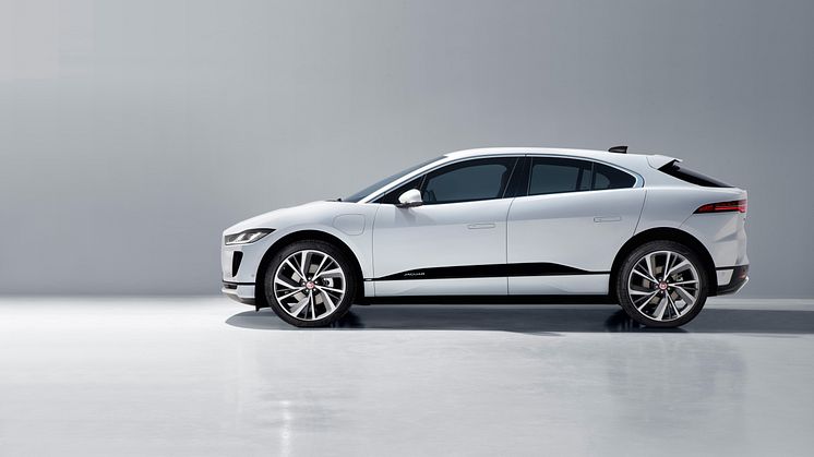 Jag_I-PACE_21MY_Exterior_Studio_Fuji White_23.06.20_001