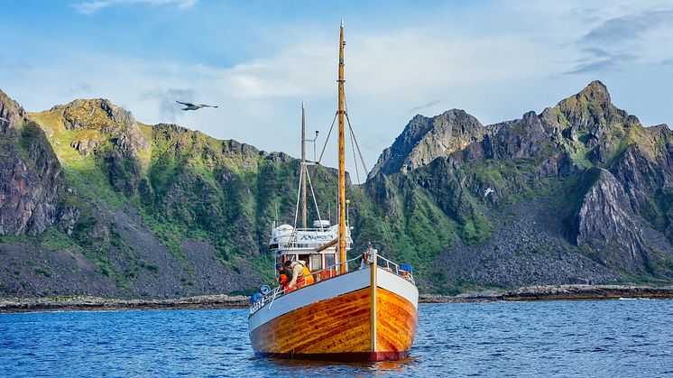 Guests on the Svalbard Express can go fishing on a traditional 39-foot fishing cutter before cooking and eating their fresh catch on board. Photo: Agurtxane Concellon.