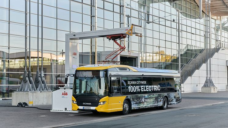 Der Scania Citywide als vollelektrischer BEV-Bus: Nachhaltige Rundfahrten auf dem Messegelände der IAA Nutzfahrzeuge 2018 in Hannover.