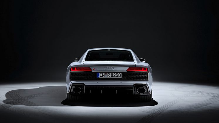Audi R8 V10 RWD (Florettsølv)