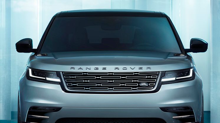 RR_Velar_24MY_Exterior_03_Front_010223