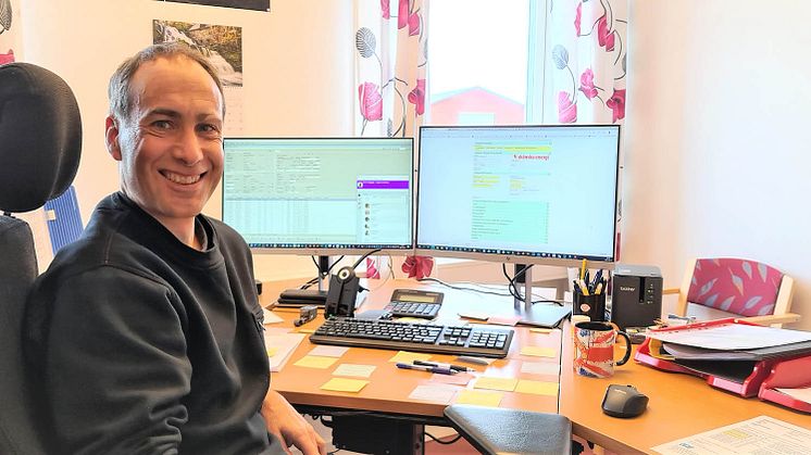 Träffa Peter Olin som efter 31 år som elmontör valt att bli projektledare på Skånska Energi.