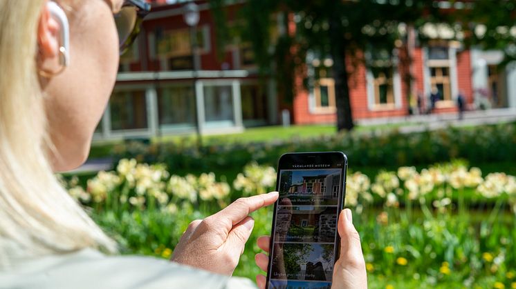 I Värmlands Museums nya app finns mobila guider till kulturhistoriskt intressanta platser i Värmland. Foto: Lars Sjöqvist