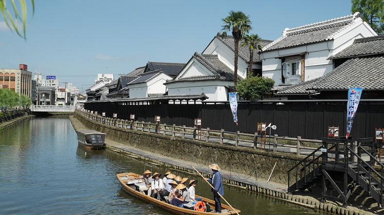 Cultural walks among the traditional buildings of Tochigi, a trading city. Experience the architectural beauty of Old Edo.