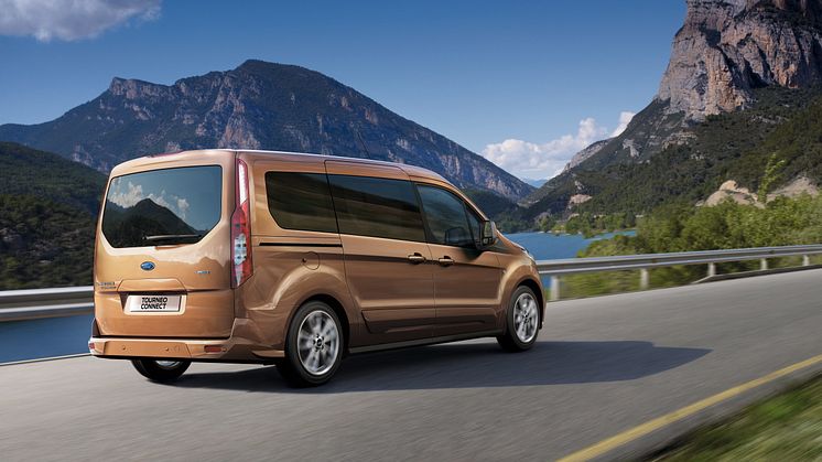 Täysin uusi Ford Tourneo Connect tuo uudenlaista joustavuutta perheille 