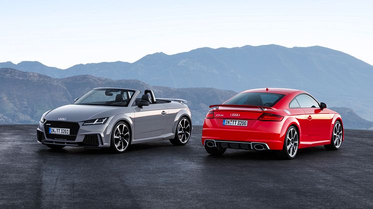 Stærkere end nogensinde: Den nye TT RS Coupé og den nye TT RS Roadster 