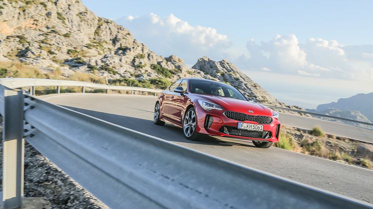 Kia Stinger_138