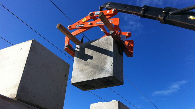 C3C monterar block för stödmurar på Falu Energi&Vatten