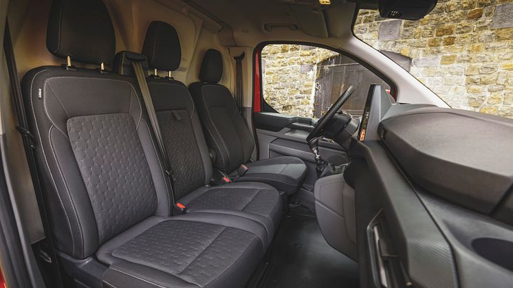 2023 TRANSIT CUSTOM LIMITED (20)