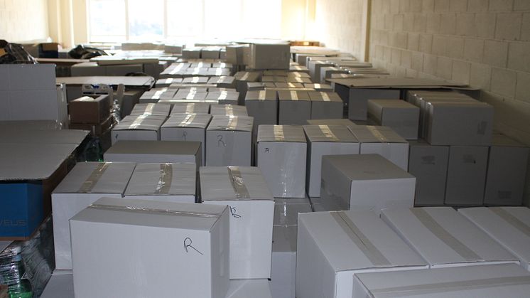 Cigarettes hidden in boxes.JPG