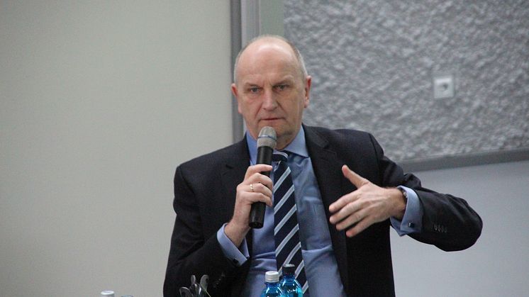 Ministerpräsident Dr. Dietmar Woidke eröffnete das 24. Sommersemester des Seniorenseminars der TH Wildaue