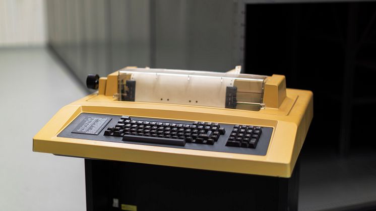 År 1983 tog internetpionjären Björn Eriksen emot det första mailet till Sverige på denna Digital DECwriter III. Foto: Anna Gerdén, Tekniska museet