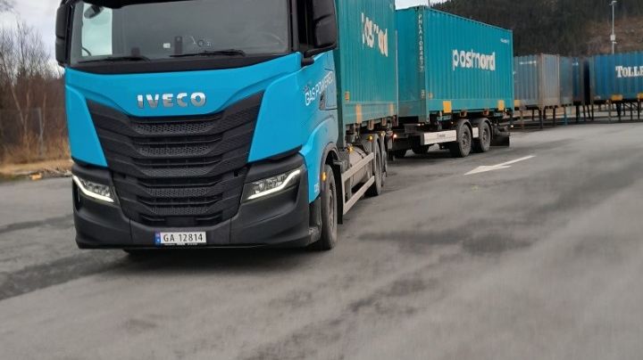 IVECO S-WAY lastebil-2