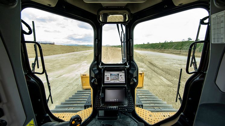 CAT D5, vy inifrån hytten.