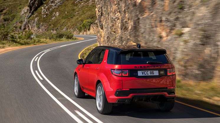Discovery Sport dynamics rear view2