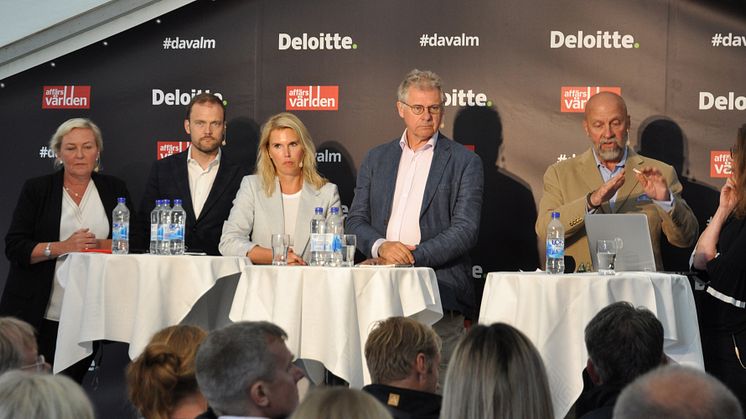 Sofia Brax HR- och hållbarhetschef Collector Bank, Andreas Näsvik partner och Sverigechef Nordic Capital, Erika Eliasson Chief Strategic Communications Officer på Lendify, Klas Eklund ekonom och Olof Manner senior rådgivare Affärsvärlden.