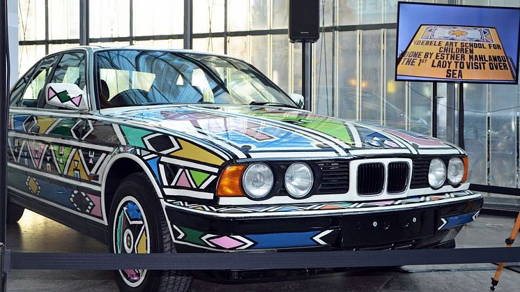 BMW Art Car Nr 12 von Esther Mahlangu