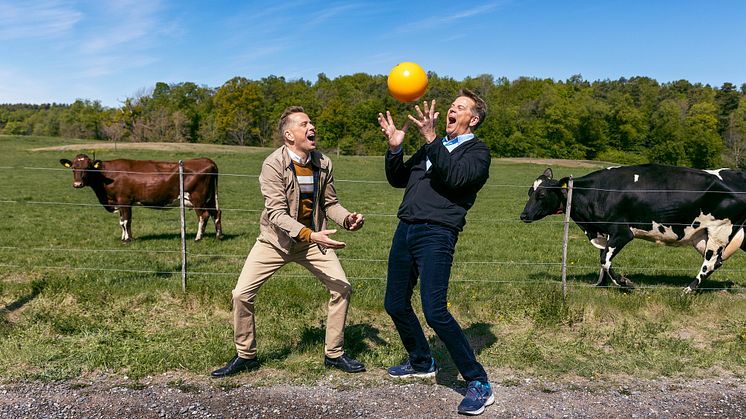 Harald og Robert Stolenberg har skrevet bok inspirert av egen barndom, resultatet er blitt både hysterisk morsom og hjertevarmt   Foto: Kristin Aafløy Opdan