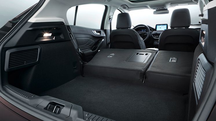 Ny Ford Focus Vignale bagagerum