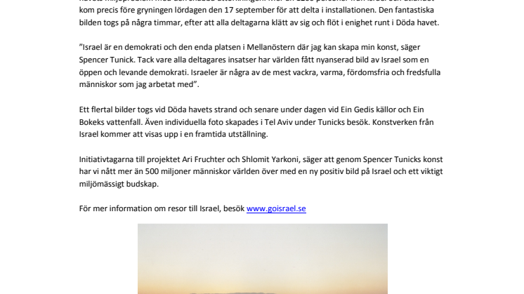 Fantastisk bild från Spencer Tunicks installation vid Döda havet