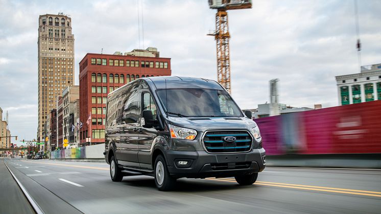 ​Fords nye helelektriske E-Transit: Lang rekkevidde, stor lastekapasitet og banebrytende teknologier