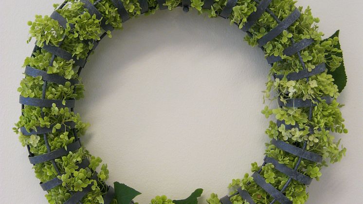 Dörrkrans eller hjärta, öppningsbart av metall