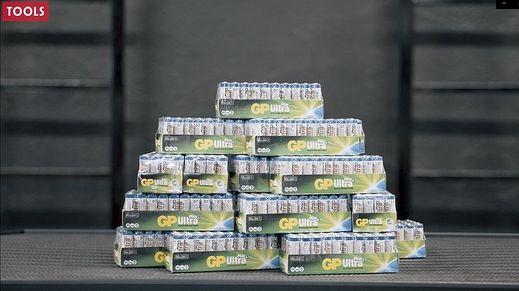 Pyramide med GP batterier