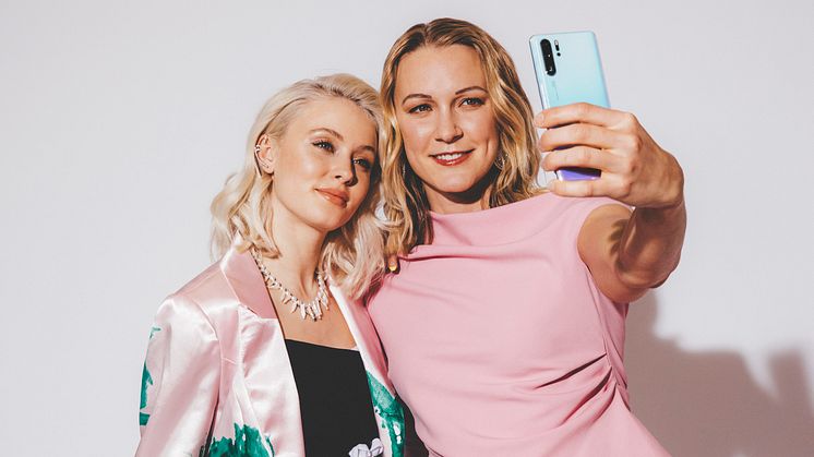 Zara och Sara selfie