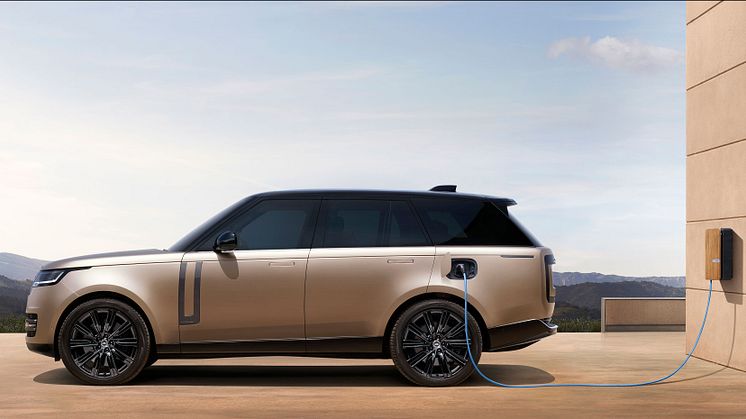 RR_23MY_01_Exterior_PHEV_270122_018_lr.jpg