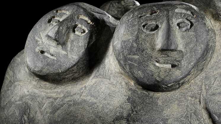 Elders/ Aînés, Lucy Tunguaq, Baker Lake, Nunavut. Kunskapens väktare – de som visste hur man överlevde i Arktis genom att observera, göra jämförande analyser och använda sina gemensamma erfarenheter. Detta var kunskaper som överfördes muntligt.