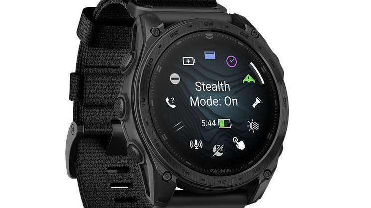 010-03406-01_06_tactix8_51mm_AMOLED_nylon_HR_front_right_0003_Tactix8_steathmode.png