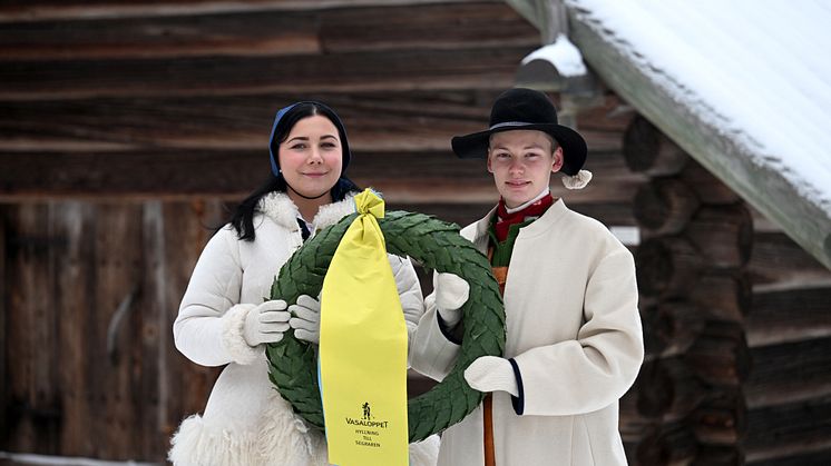Vasaloppets kranskulla 2023 Alice Larsson och kransmas 2023 Albin Gezelius _ (1)