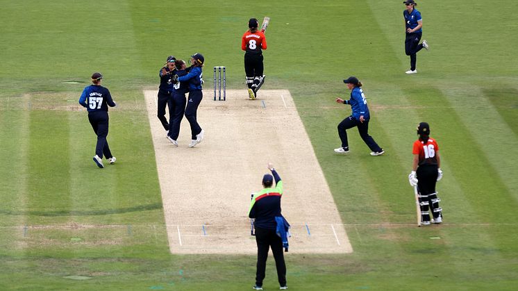 Linsey Smith celebrates a wicket in the Rachael Heyhoe Flint Trophy final. Photo: Getty Images