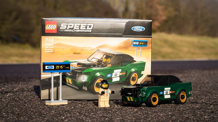 032_DG_Ford_Speed_Champions_Lego_