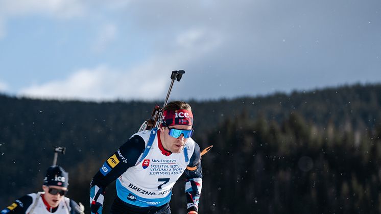 KLAR FOR NY IBU CUP: Mats Øverby i godt driv i EM. Foto: Emil Sørgård/NSSF