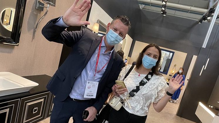 Søren Brøndum Knudsen och Daniella Gulbrandsen från Purus Norge rapporterar från badrumsmässan Cersaie 2021.