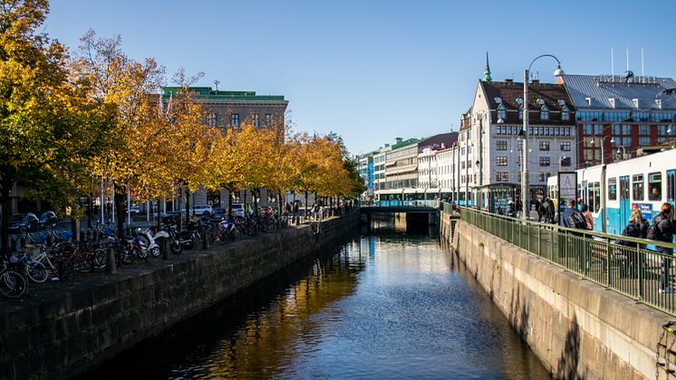 Kanalmurarna längs Fattighusån och Stora Hamnkanalen är i stort behov av upprustning. Foto: Rebecca Havedal