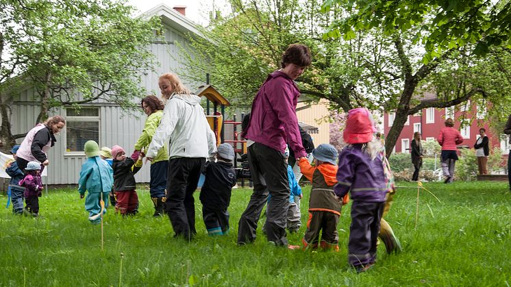 36 400 barn går baklänges för trafiksäkerhet
