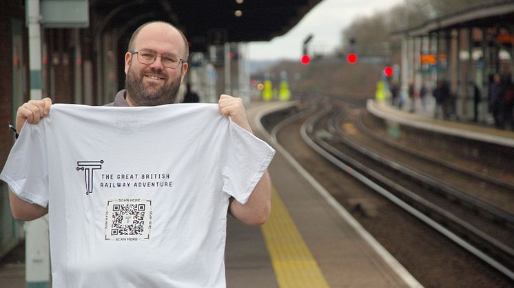 Dave Jones - The Great British Railway Adventure platform T-shirt no train