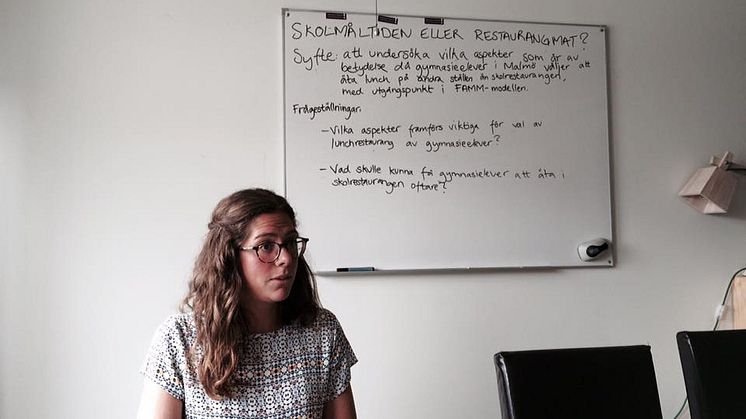 Varför väljer vissa gymnasieelever bort skolrestaurangen?