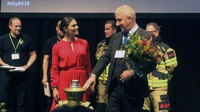 H.K.H. Kronprinsessan Victoria delade ut priset till Årets Räddningstjänst.