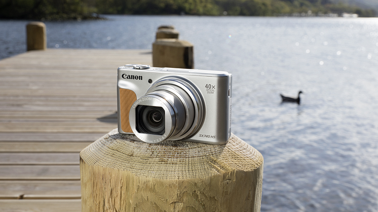 PowerShot_SX740_HS Ambient Silver FSL Pier