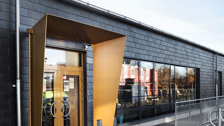 Skifferfasader på skolor och förskolor