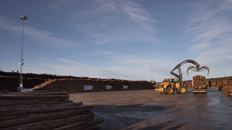 Fjärrstyrd Volvo L180H Höglyft hos SCA