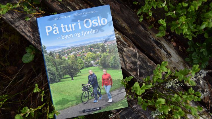 OSLOFERIE: "På tur i Oslo" inneholder 52 forslag til fot- og sykkelturer i Oslo og langs byens nærmeste kystlinje. Eget kart med inntegnet rute for hver tur. 
