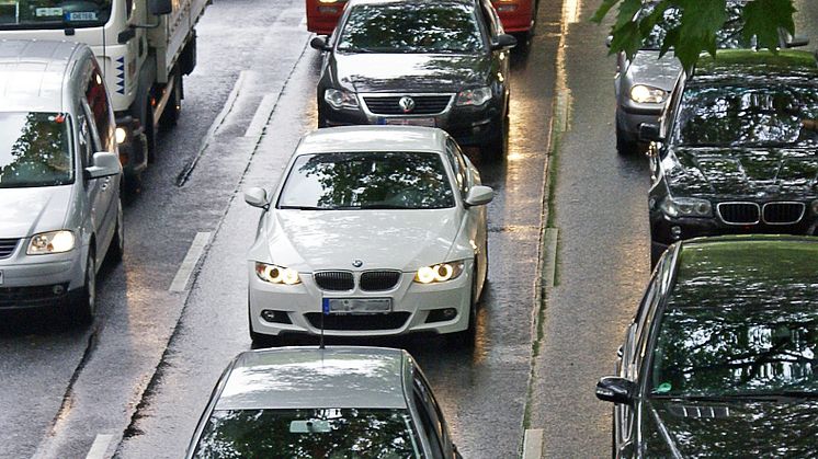 Wenn's voll wird: Ein Blechschaden ist in solchen Situationen schnell passiert. Foto: SIGNAL IDUNA