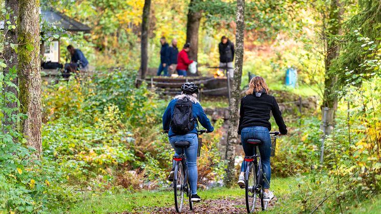 Den vackra och cykelvänliga Hylteleden passerar både slott och koja. Foto: Joakim Leihed.